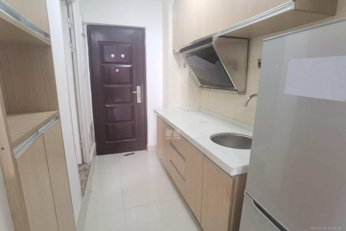 绿地中央广场  1室1厅1卫    1600.0元/月室内图