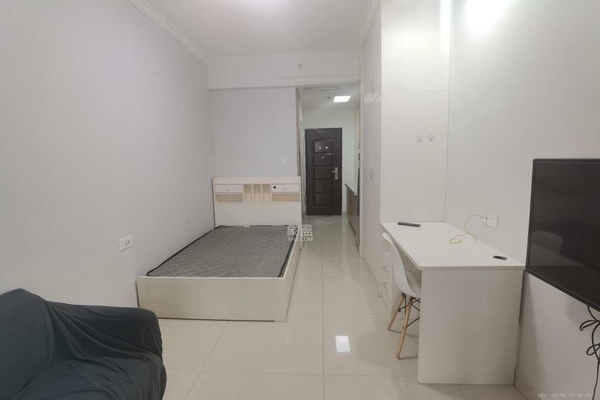 绿地中央广场  1室1厅1卫    1600.0元/月室内图