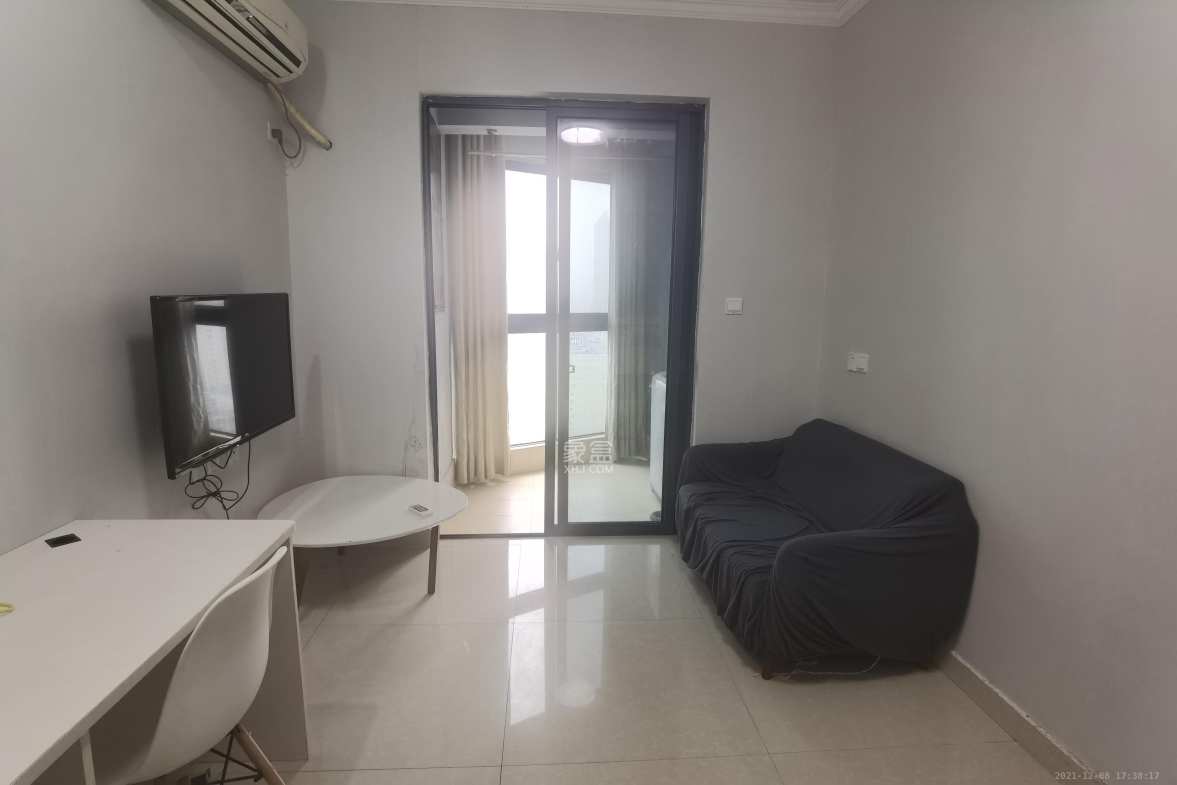 绿地中央广场  1室1厅1卫    1600.0元/月室内图