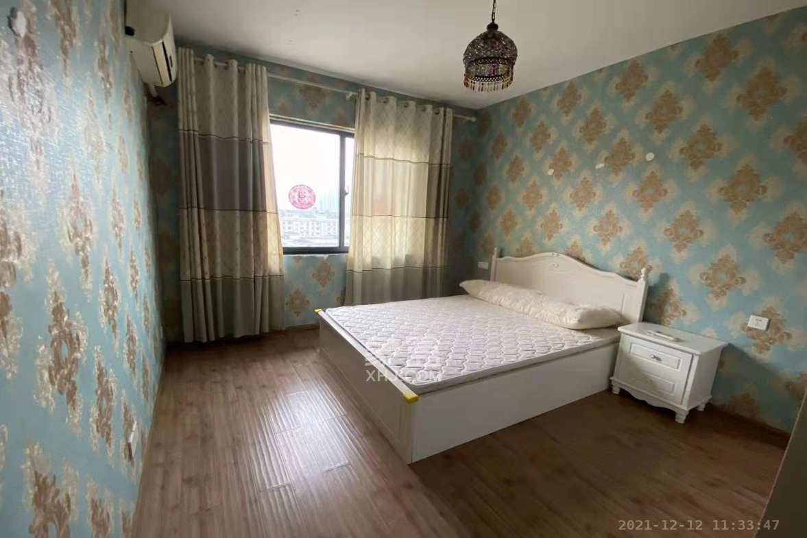 阳光锦城  3室2厅2卫    3200.0元/月 阳光锦城  3室2厅2卫    3200.0元/月室内图