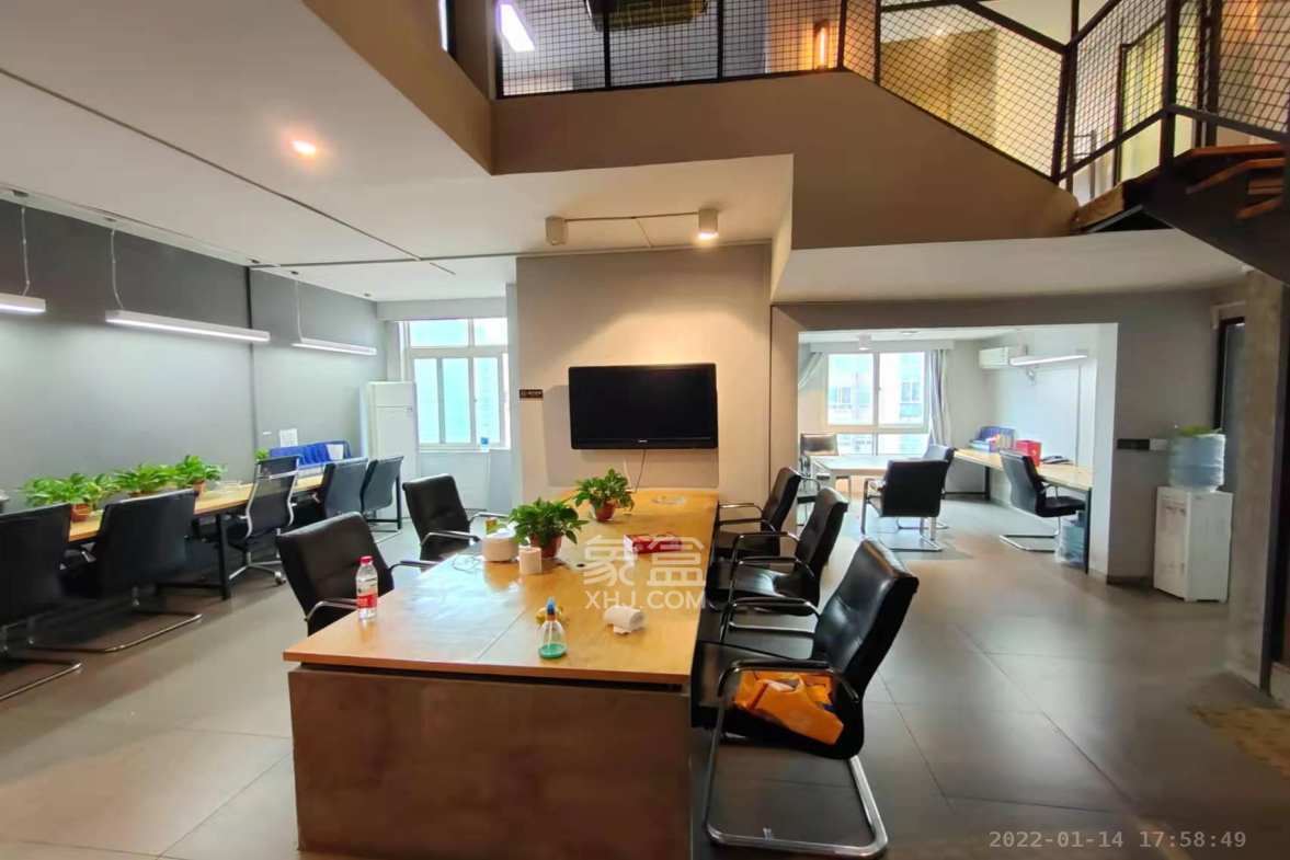 君临天厦  4室2厅1卫    4600.0元/月 君临天厦  4室2厅1卫    4600.0元/月室内图