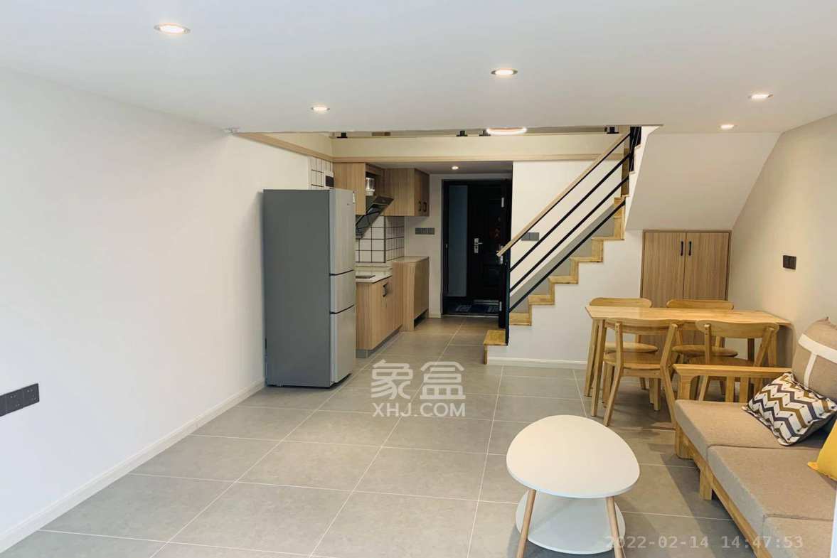 裕天国际商汇中心  2室1厅1卫    2600.0元/月 裕天国际商汇中心  2室1厅1卫    2600.0元/月室内图