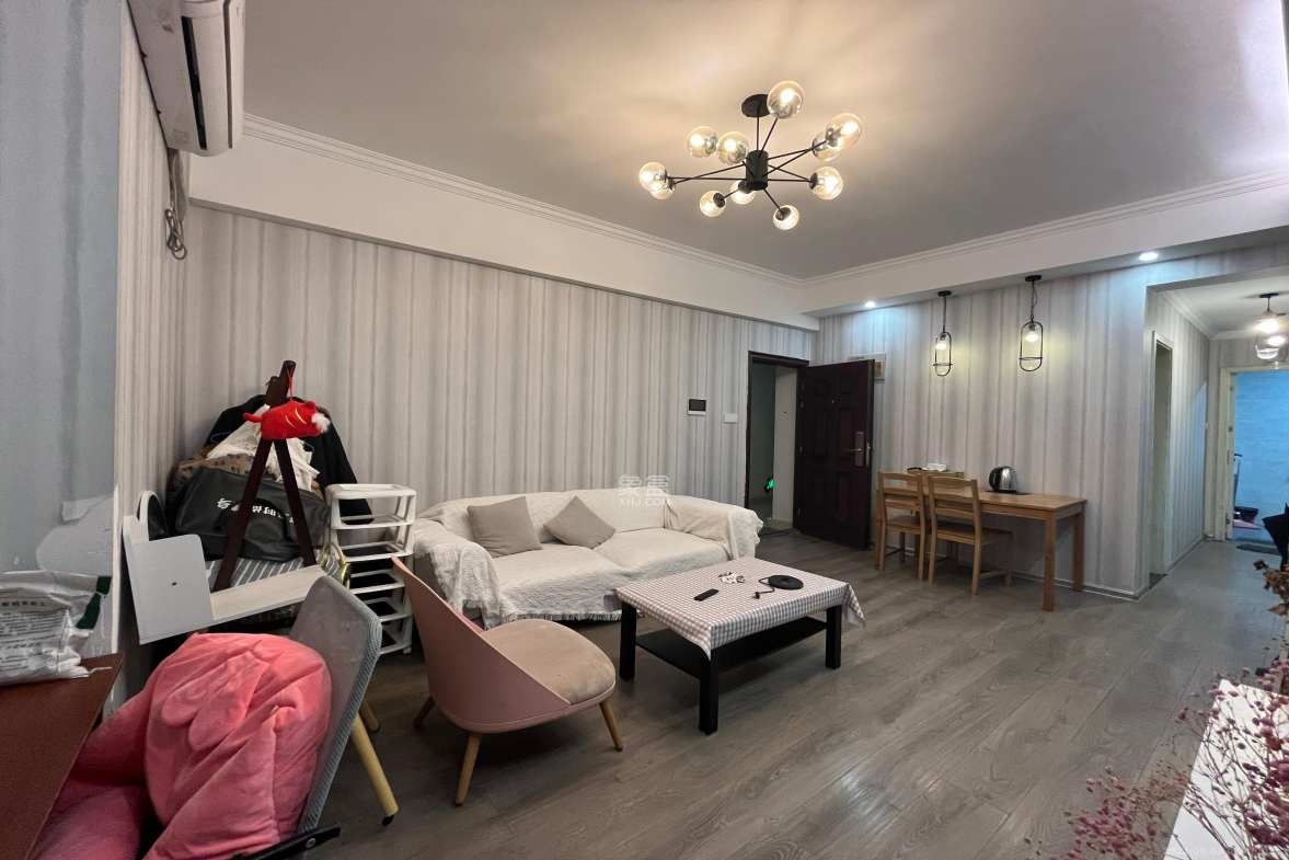 北辰三角洲E4区  3室2厅1卫    4000.0元/月室内图1