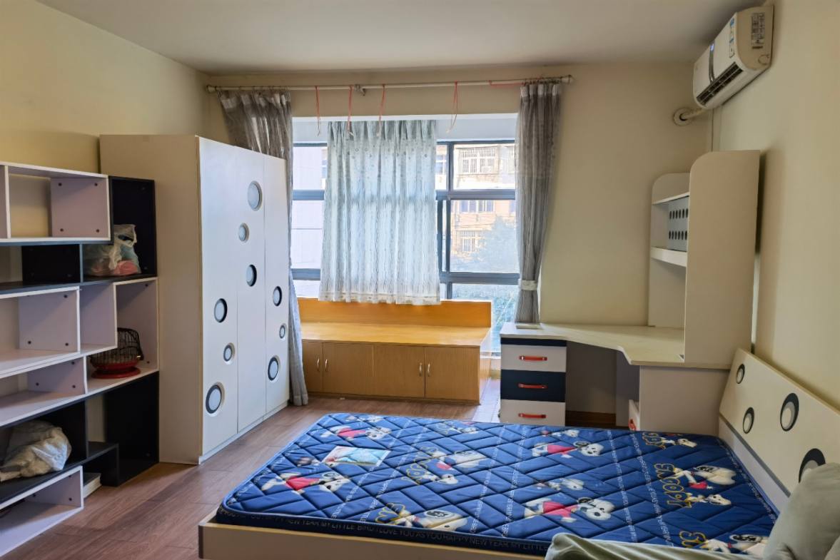 融橙上品  1室1厅1卫    1300.0元/月户型图