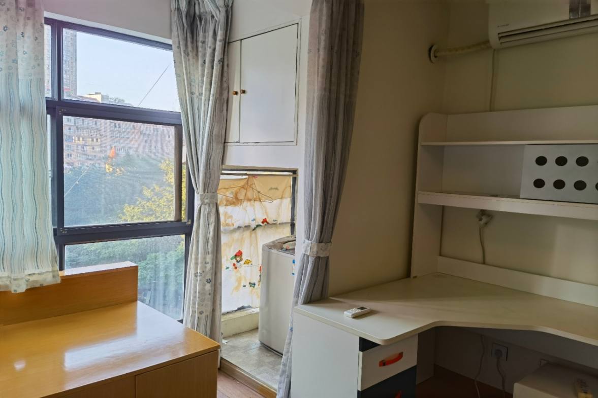 融橙上品  1室1厅1卫    1300.0元/月户型图