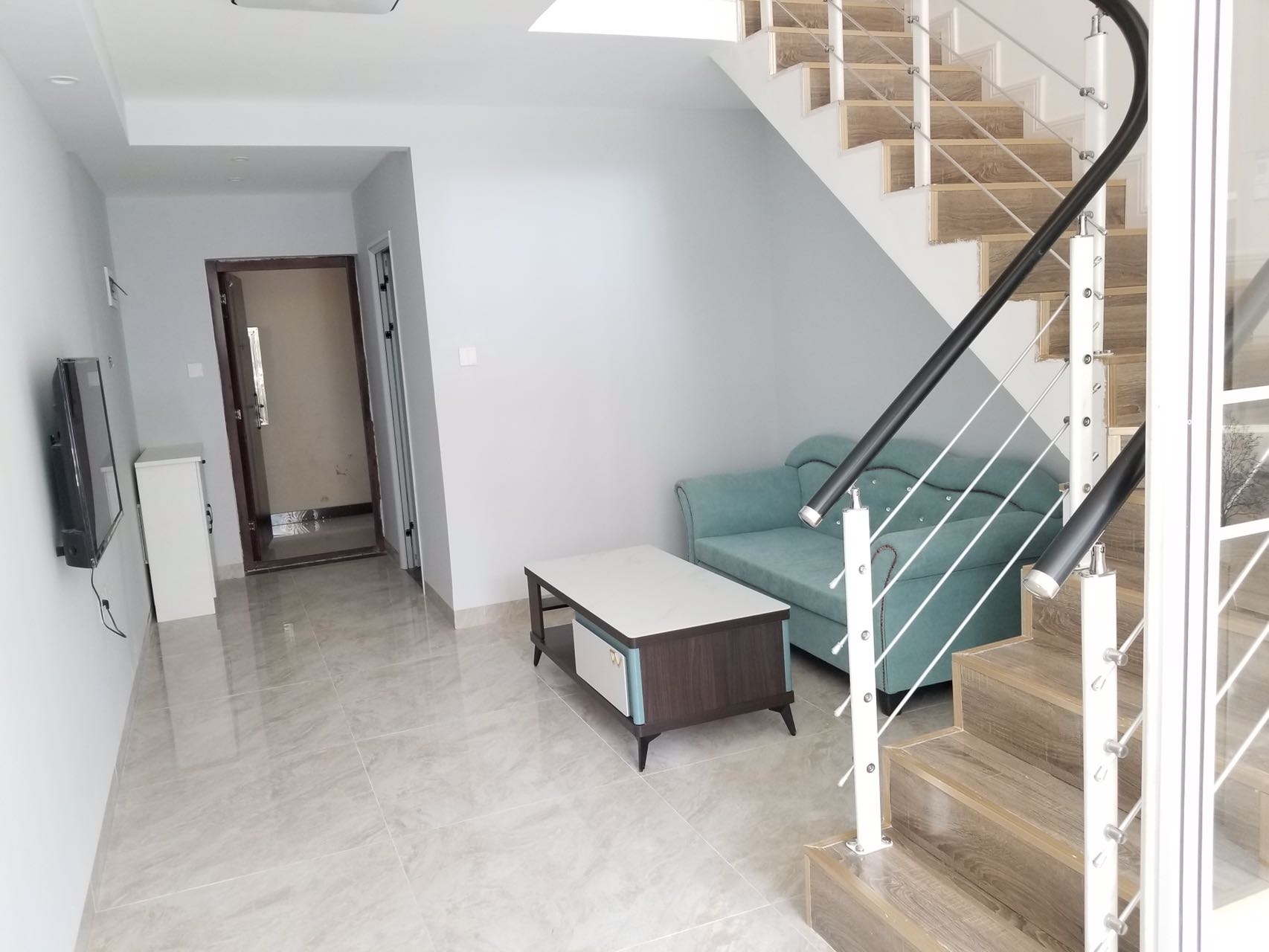 麓江春  2室1厅1卫    2500.0元/月