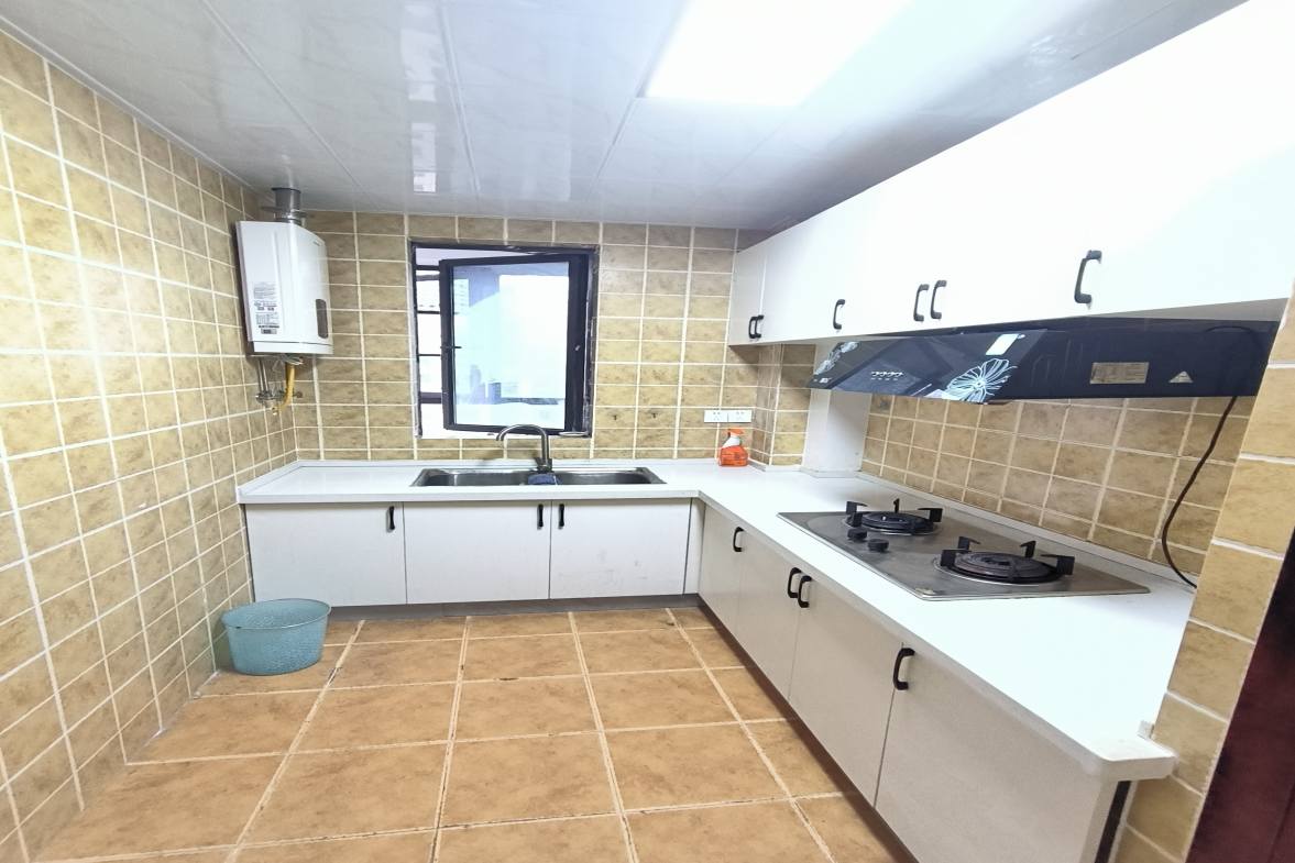 万国城（当代满庭春MOMA）三期  4室2厅2卫    600.0元/月户型图