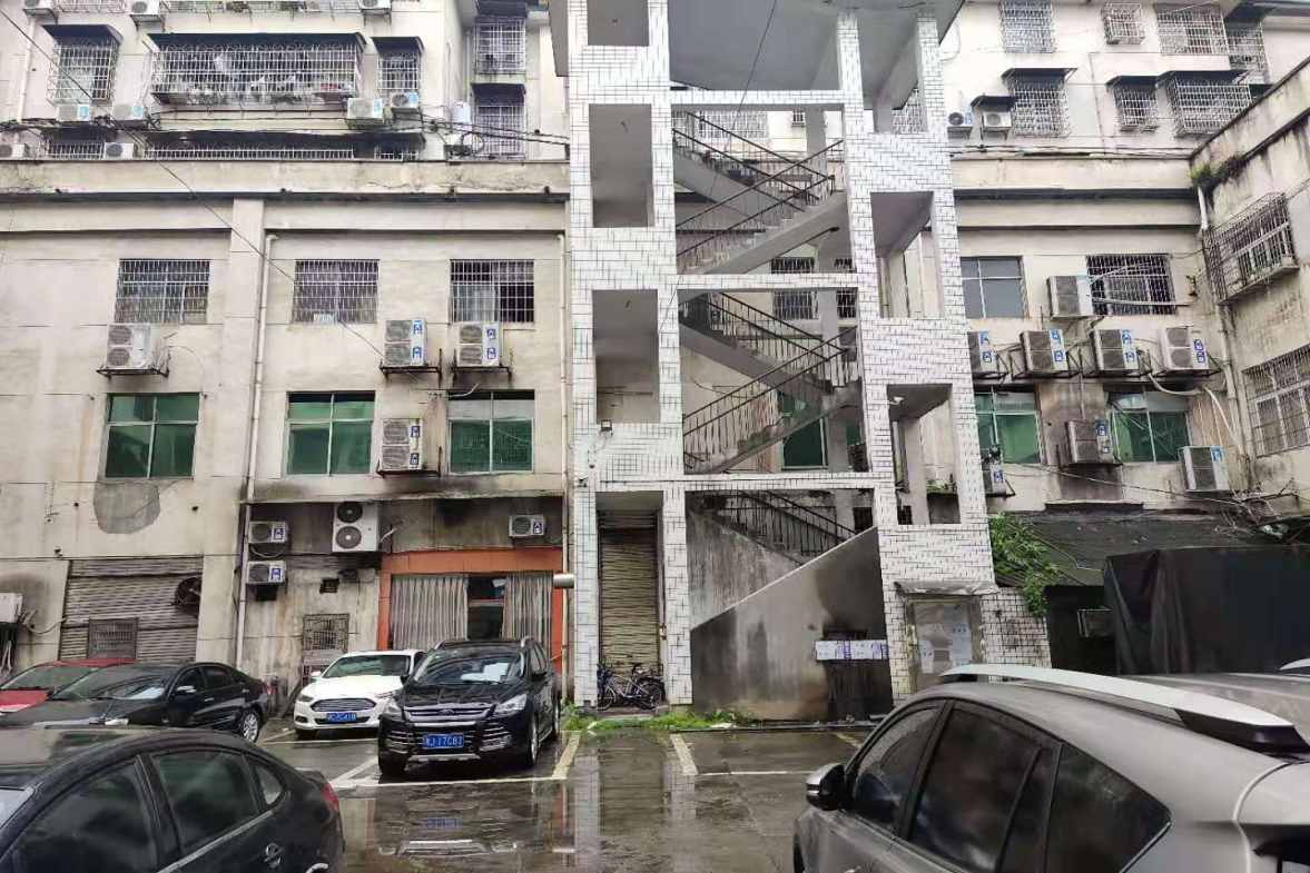 兴华小区  3室2厅2卫   60.80万小区图