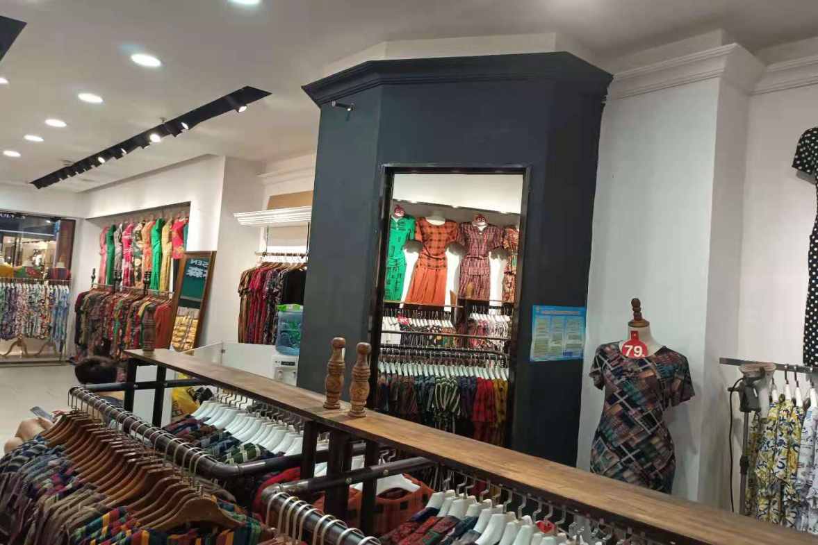 春园步行街--金街  3室2厅1卫    1200.0元/月户型图