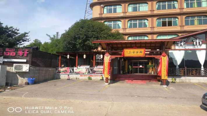 青山花卉市场室内图2