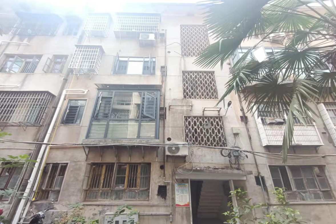 一中附小校内单位房  0室0厅0卫    1200.0元/月室内图1