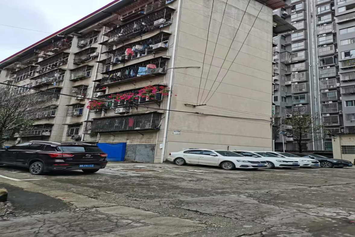 新华书店家属楼 3室2厅1卫 67.0万 新华书店家属楼 3室2厅1卫 67.0万小区图