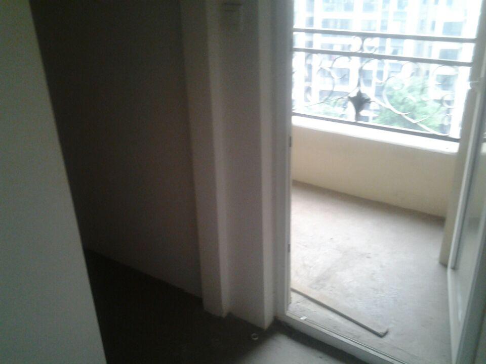 绿地.圣路易名邸二期  3室2厅2卫    110.0万