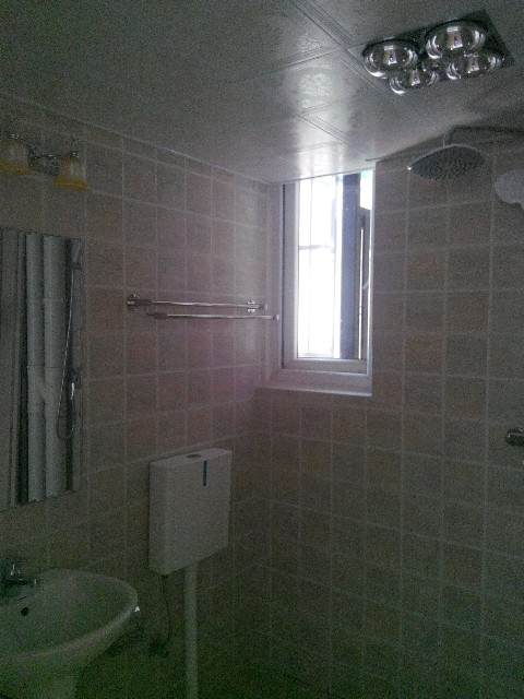 馨光华庭  1室1厅1卫    1400.0元/月室内图