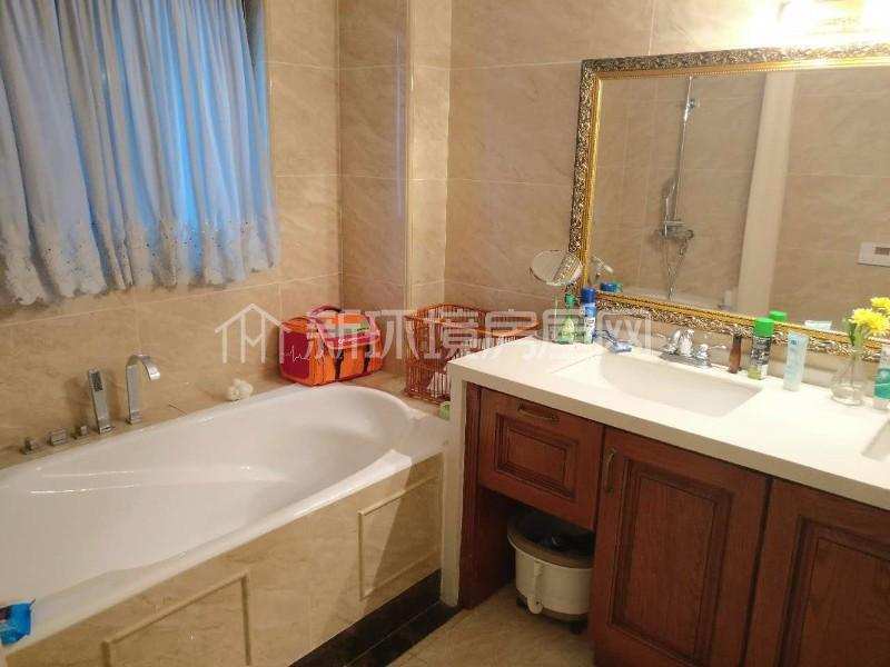 成都天府世家  5室2厅1卫    8000.0元/月室内图