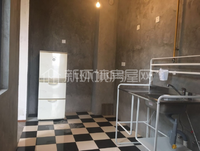 建发金沙里  4室2厅2卫   450.00万客厅