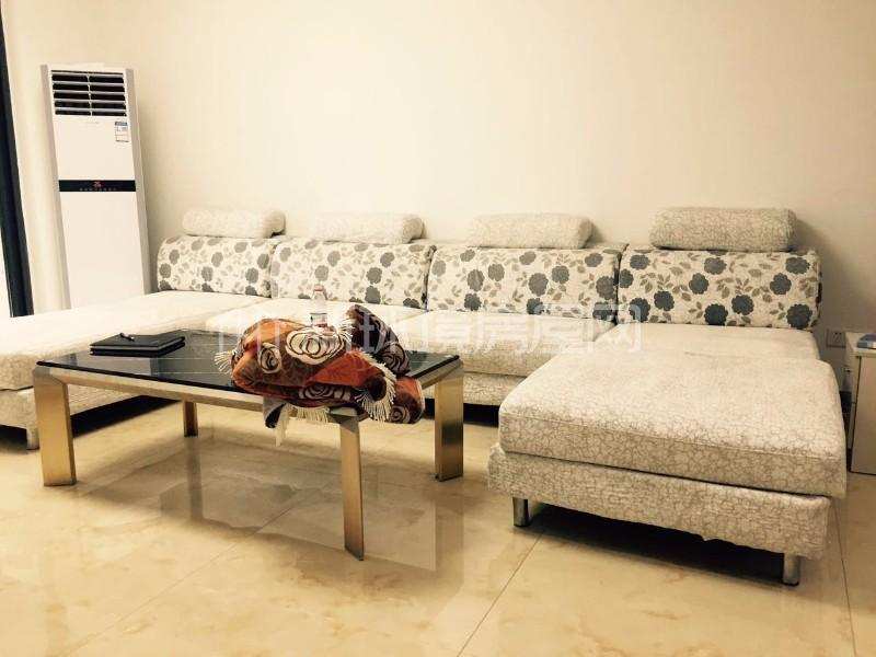 清凤时代城  3室1厅2卫    3900.0元/月室内图