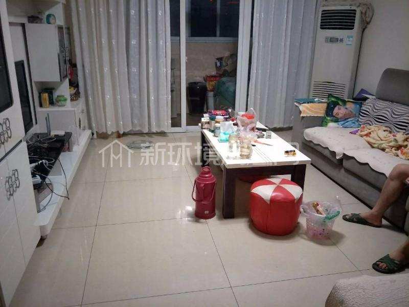 光华馨地  3室2厅2卫   155.00万客厅