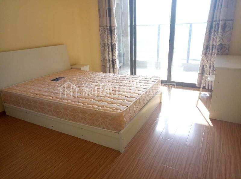 南湖世纪  4室1厅2卫    2400.0元/月室内图