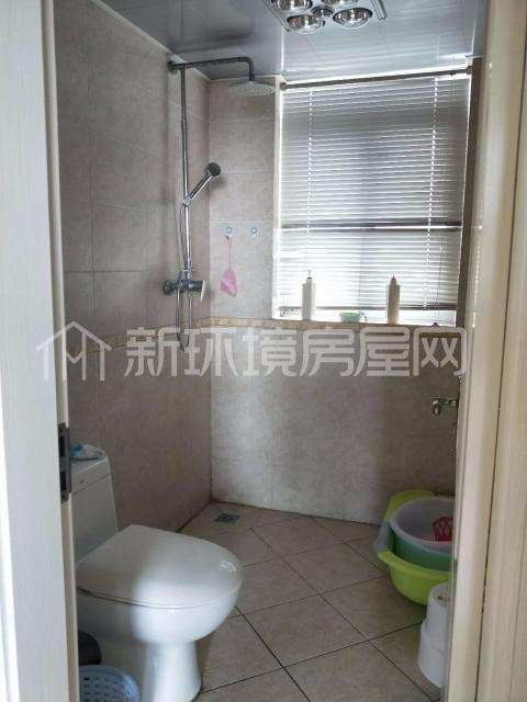 橙花风景  3室1厅2卫    3200.0元/月室内图