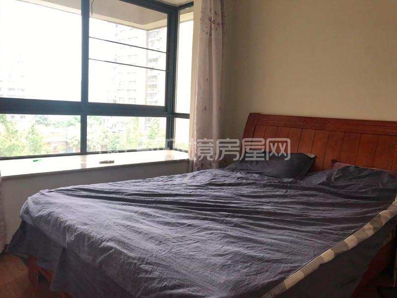 中大君悦金沙五期  3室1厅1卫    3500.0元/月室内图