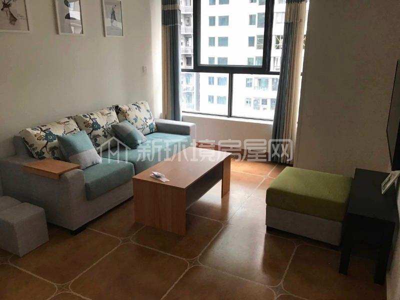 一品CG  2室1厅1卫    2400.0元/月室内图1