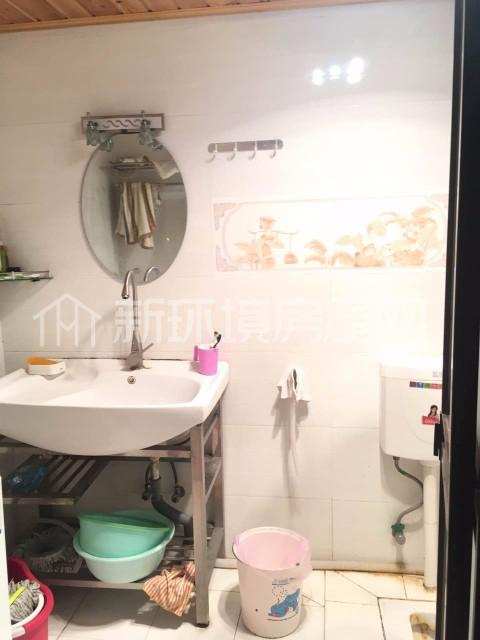 揽胜金沙 1室1厅1卫 2200.0元/月 揽胜金沙 1室1厅1卫 2200.0元/月室内图