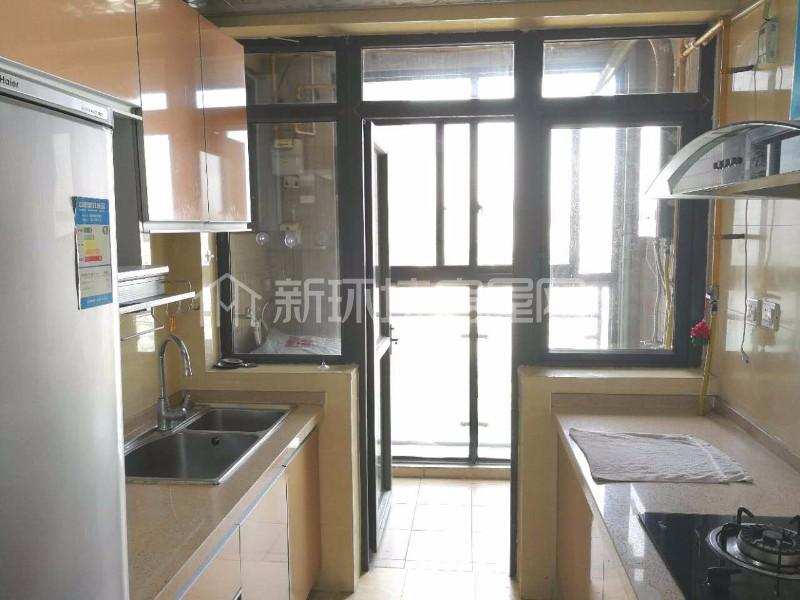 上城成都花园  3室2厅1卫    3700.0元/月室内图