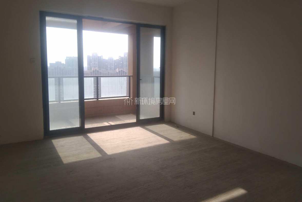 保利心语花园二期  5室2厅2卫    455.0万客厅