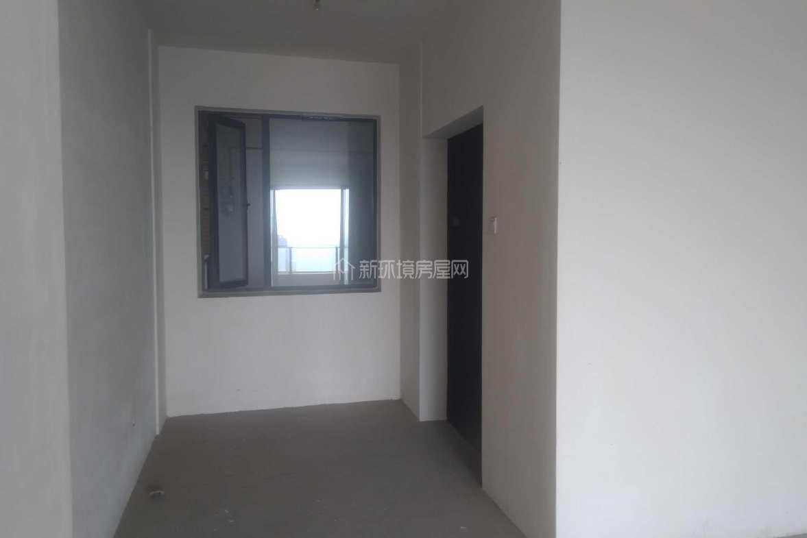 保利心语花园二期  5室2厅2卫    455.0万客厅