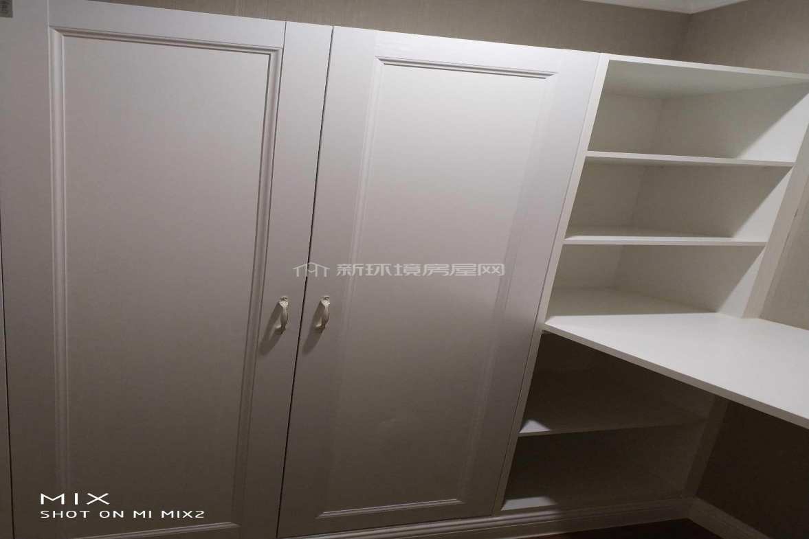 中环岛广场B座  1室1厅1卫    3300.0元/月室内图1