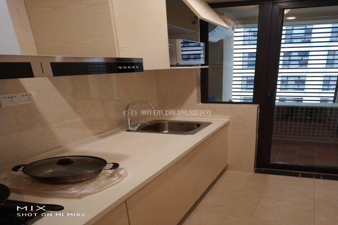 中环岛广场B座  1室1厅1卫    3300.0元/月室内图