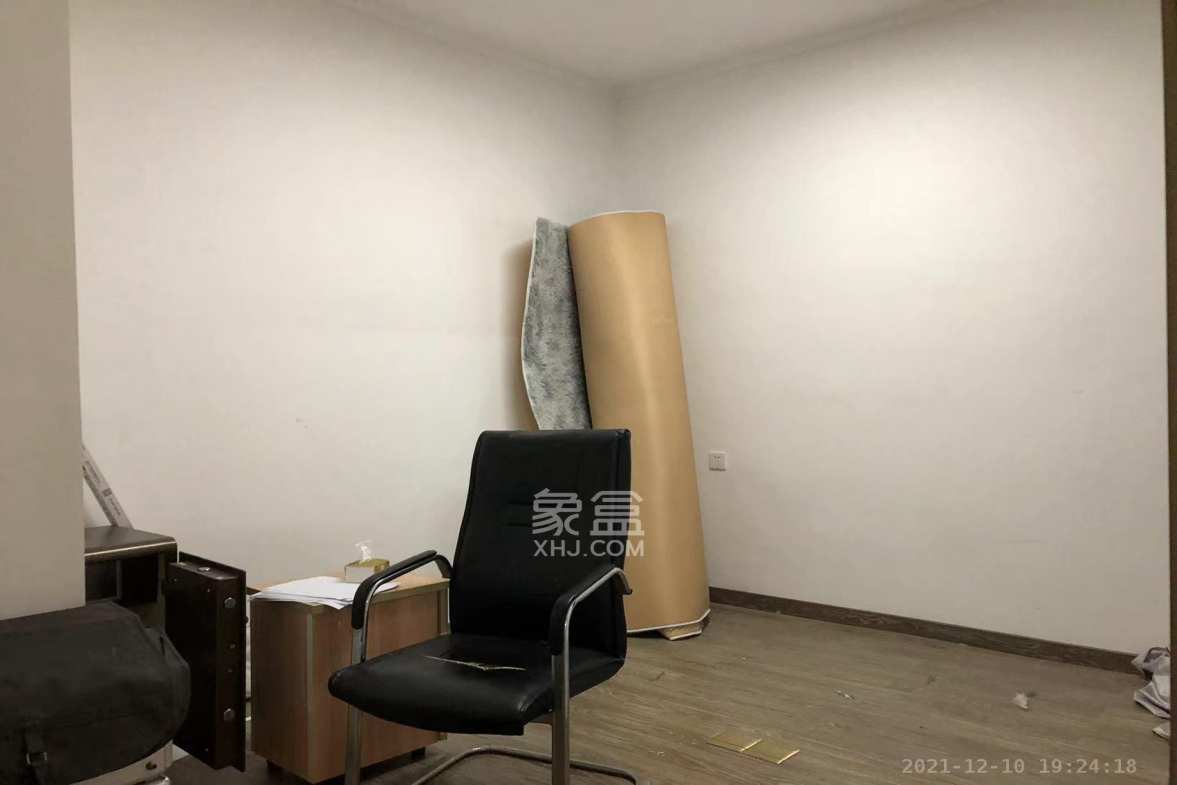 恒伟湘江时代  3室2厅1卫    4200.0元/月室内图