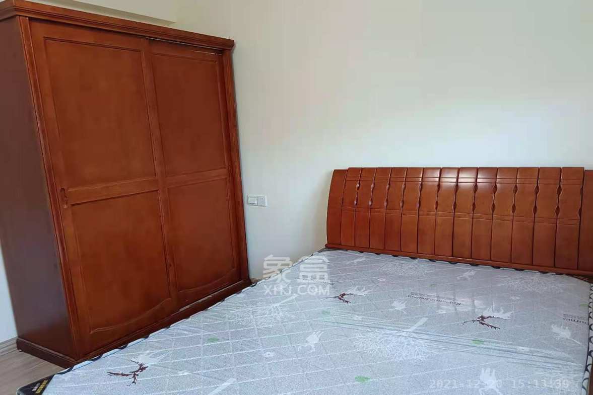 碧桂园公园壹号(凯怡茗苑)  3室2厅1卫    2000.0元/月 碧桂园公园壹号(凯怡茗苑)  3室2厅1卫    2000.0元/月室内图