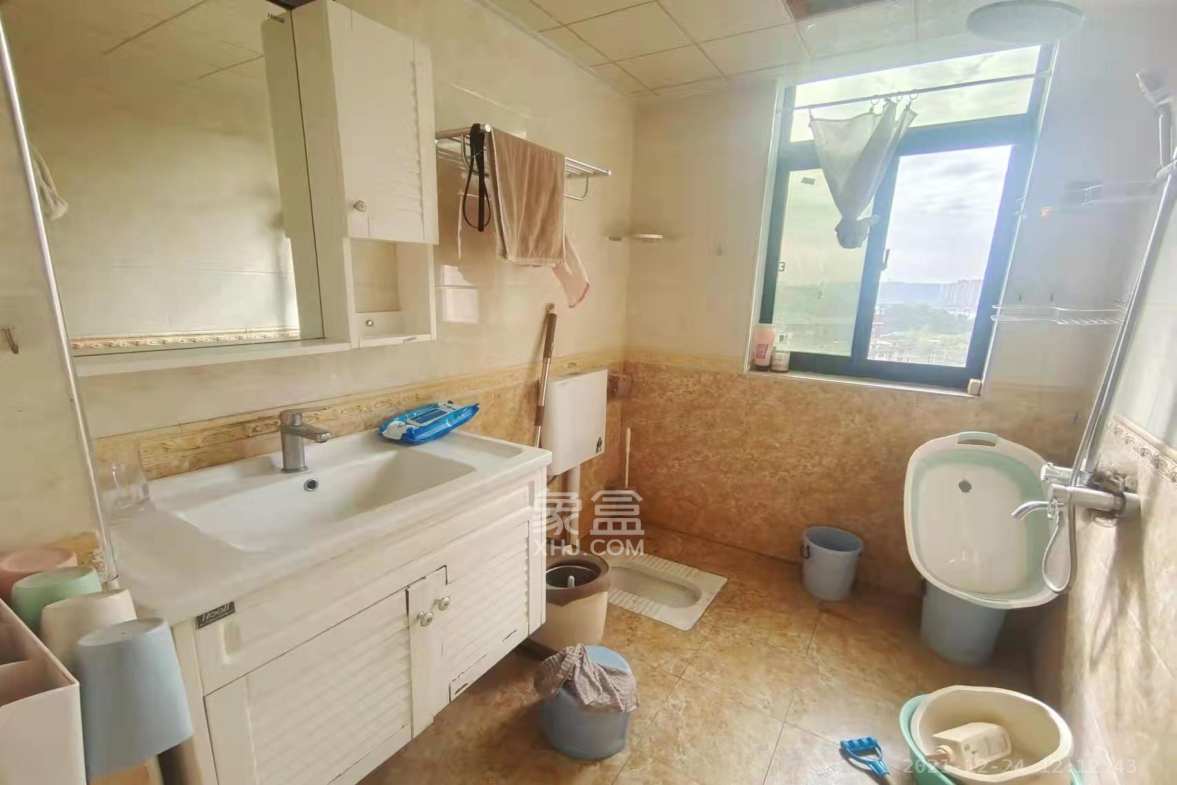 江山如画  3室1厅1卫    2800.0元/月室内图