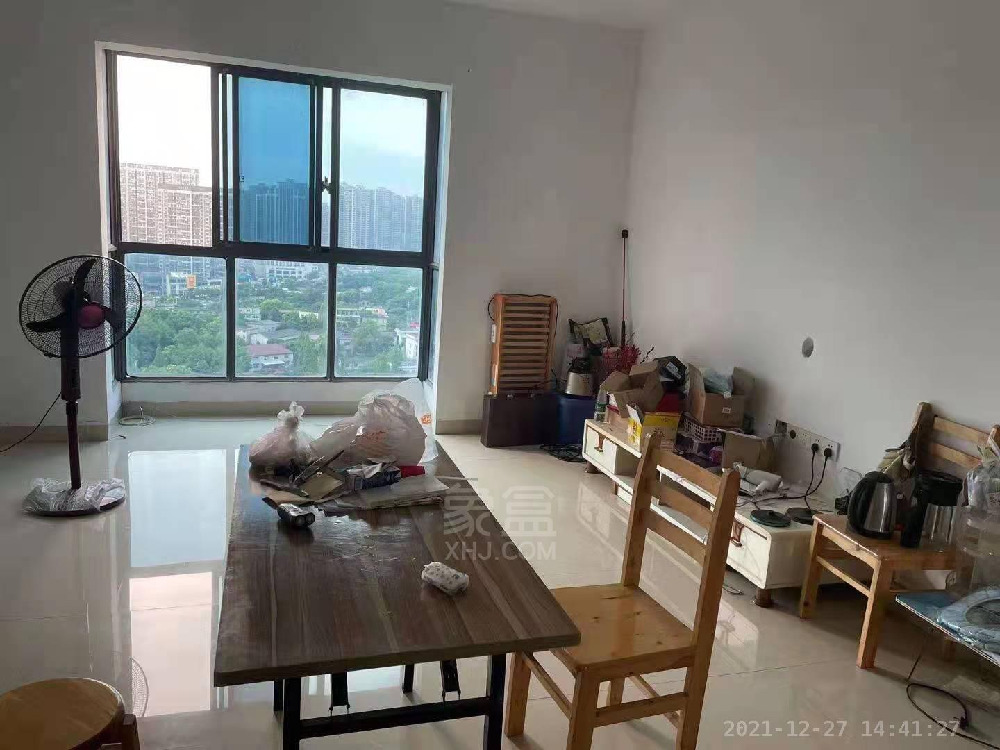 中央皇庭  4室2厅2卫   1900.00元/月