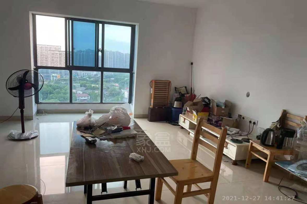 中央皇庭  4室2厅2卫   1900.00元/月室内图