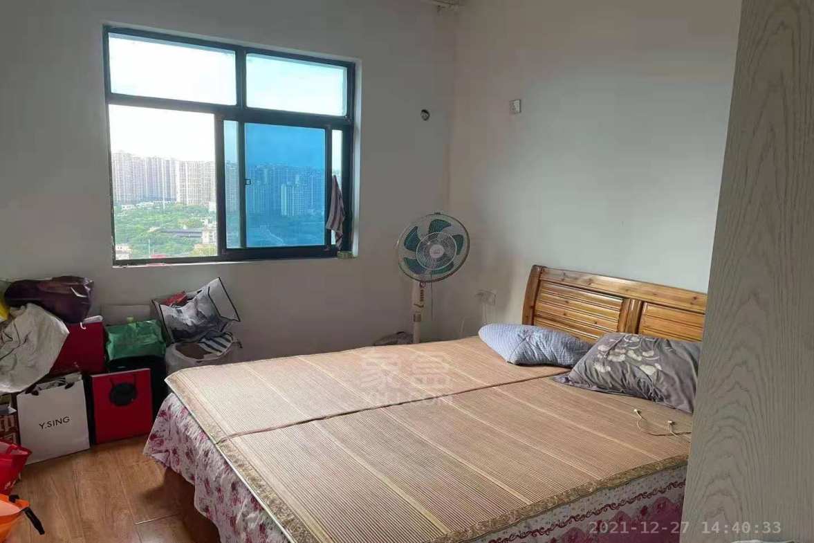 中央皇庭  4室2厅2卫   1900.00元/月户型图