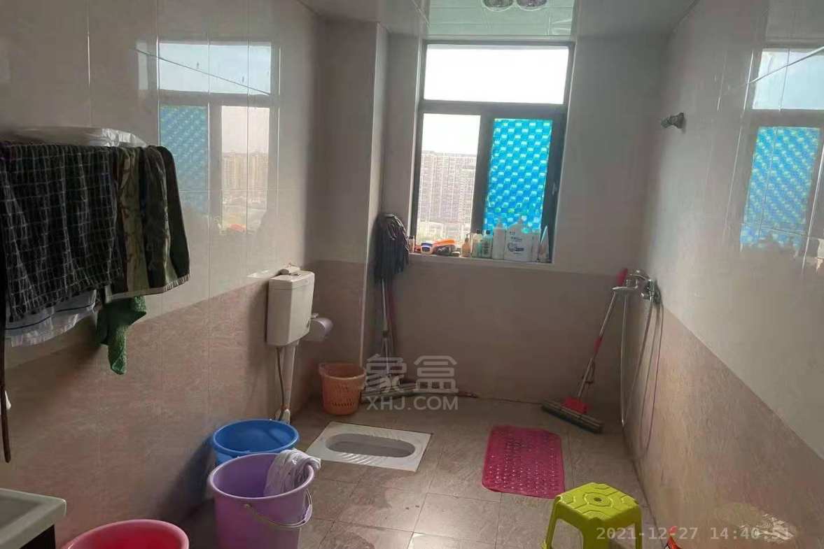 中央皇庭  4室2厅2卫   1900.00元/月户型图