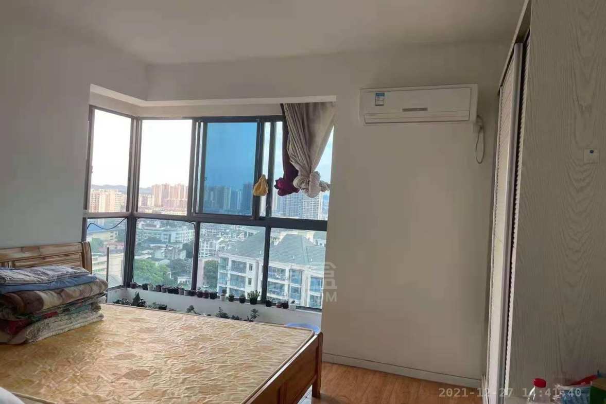 中央皇庭  4室2厅2卫   1900.00元/月室内图