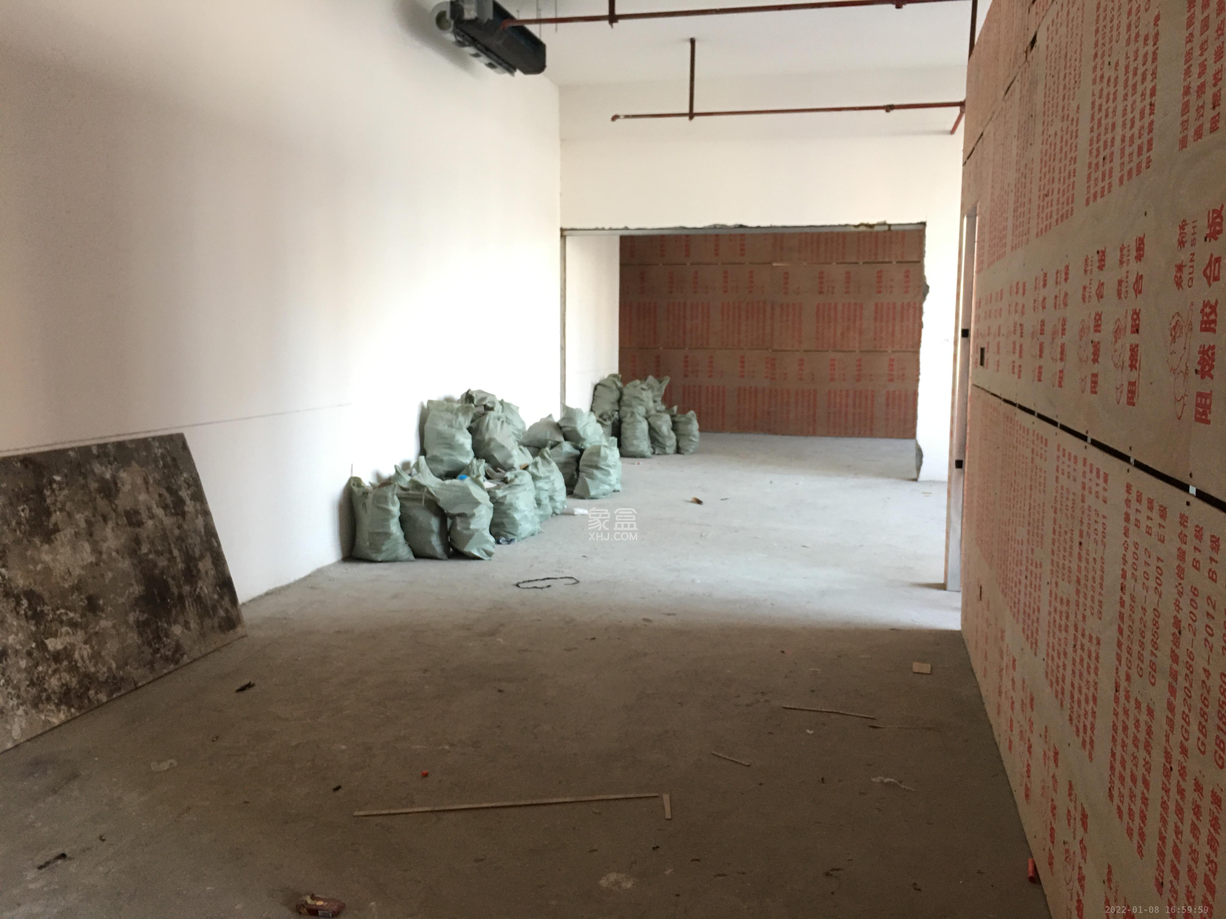 兴旺双铁城   124.86㎡      10000.0元/月