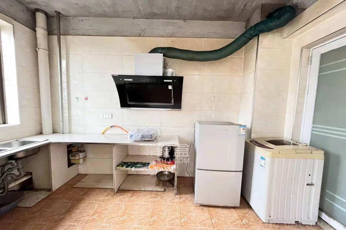 南郡明珠  1室1厅1卫    800.0元/月室内图