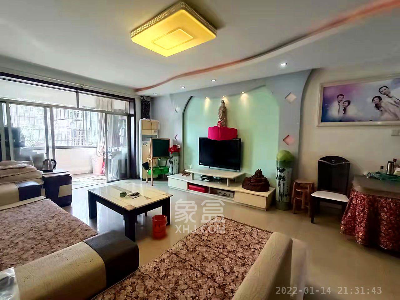 星城名典 3室2厅2卫 2000.0元/月