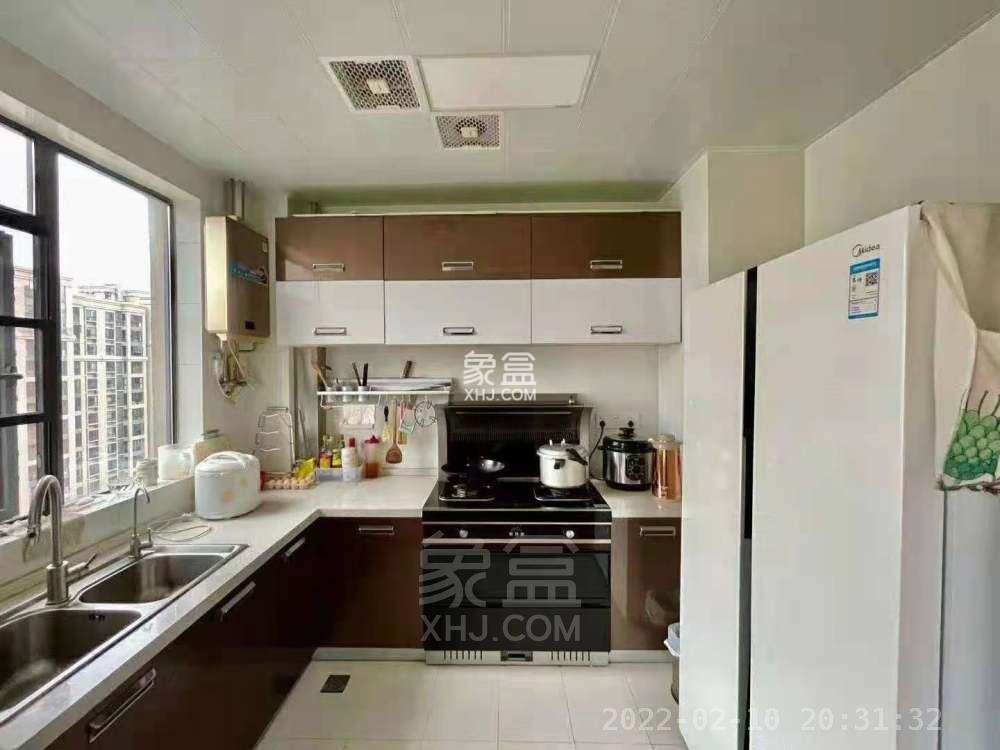 山水洲城华晨第一城  4室2厅2卫    2600.0元/月室内图