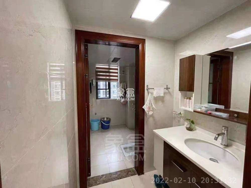 山水洲城华晨第一城  4室2厅2卫    2600.0元/月室内图