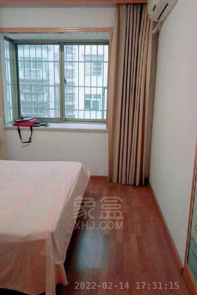 香草园  3室2厅2卫   1800.00元/月室内图1
