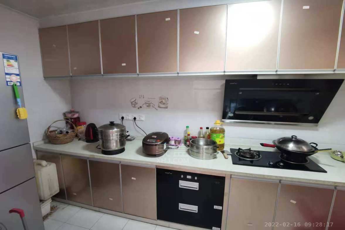 岭秀天下  2室2厅1卫    1600.0元/月 岭秀天下  2室2厅1卫    1600.0元/月室内图