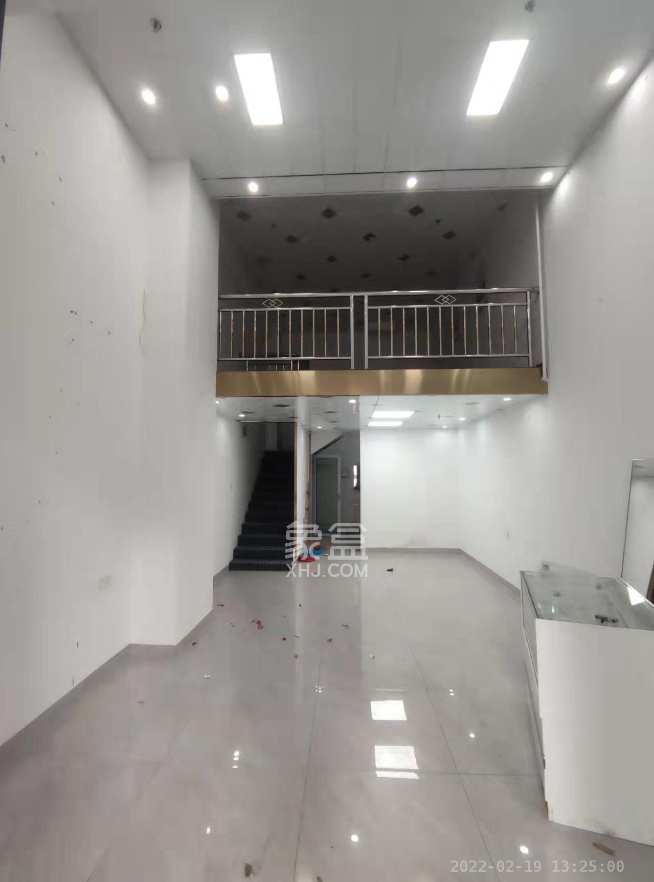 卓越浅水湾   43.0㎡      8000.0元/月