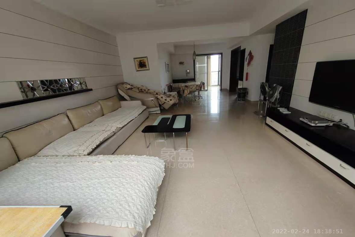 西域名邸  4室2厅2卫    3000.0元/月室内图