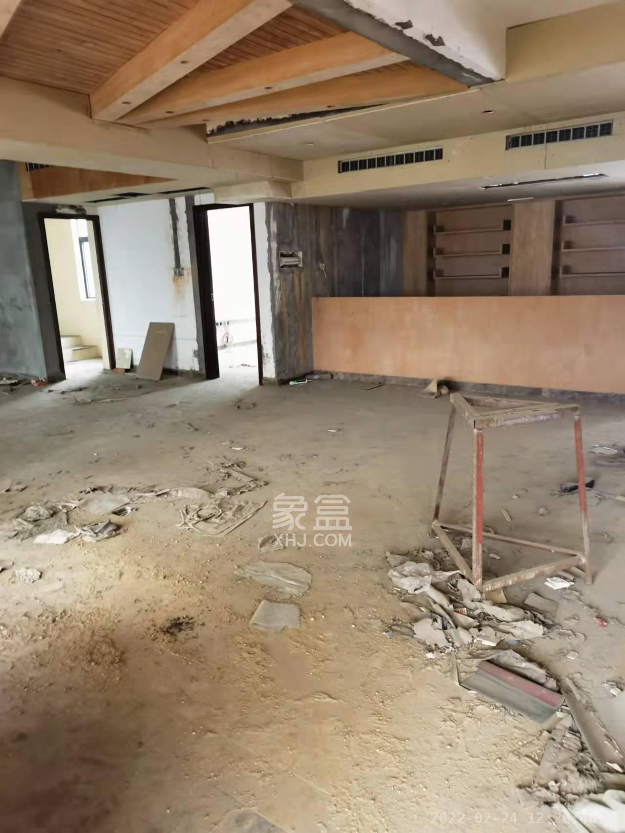 东业早安星城   122.39㎡      7000.0元/月室内图